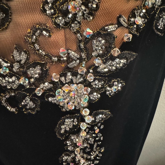 THE CROWN COLLECTION evening gown black sequined gold size 4 formal EUC Pageant - Picture 17 of 17